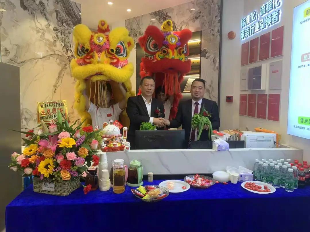 聽說，華美樂這2家店，開業(yè)第一天就被擠爆了！